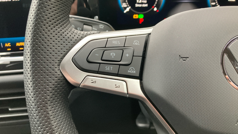 Volkswagen Tiguan 2.0 TDI R-Line 5dr DSG Diesel Estate